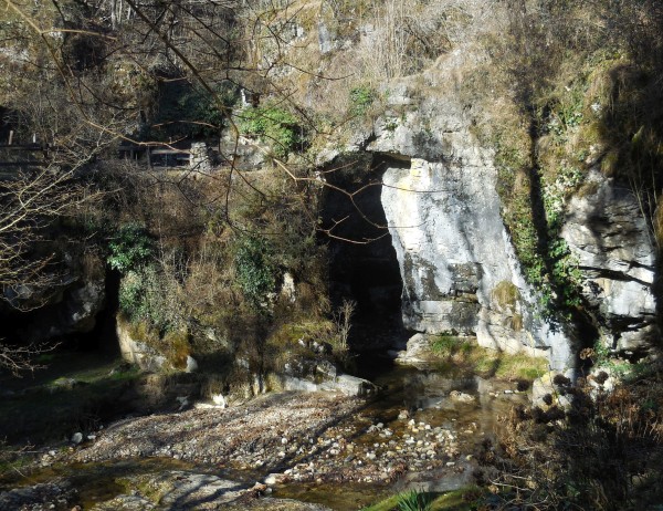 Sentiero Grignasco - Grotte di Ara